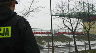 Powiat piotrkowski: (Pseudo)kibice vs policja