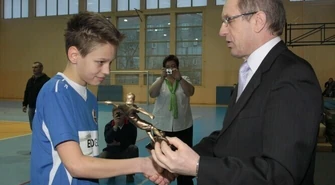 Komplety strojów nagrodą za pracę z młodzieżą