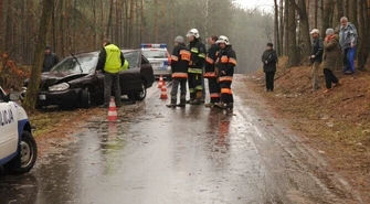 Region: Uderzenie w drzewo - pięć osób w szpitalu