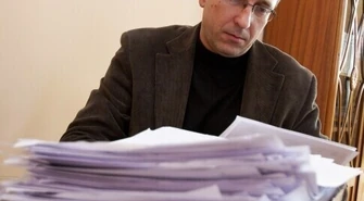 Piotrków: Sądowe papiery znalezione w śmieciach