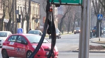 Worek nadal wisi i zagraża bezpieczeństwu 