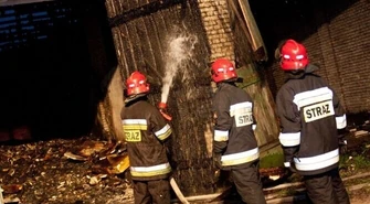 Piotrków: Pożar na terenie byłej huty