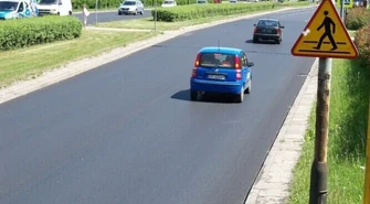 Asfalt już dawno wylany – pasów brak