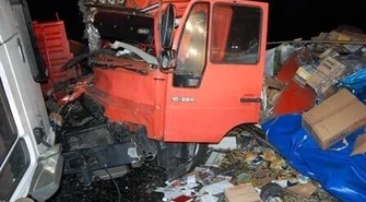 Ciężarówka wjechała w TIR-a &#8211; zginęła jedna osoba