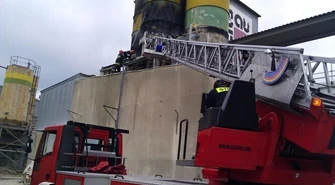 Pożar w jednym z magazynów na Wroniej