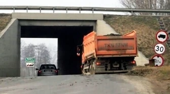 Zamykają przejście pod wiaduktem na Michałowskiej