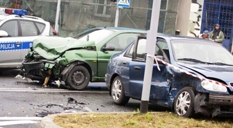 Obaj kierowcy myśleli, że jadą na zielonym