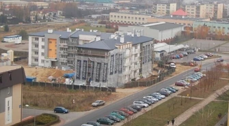 Piotrków: Blok TBS już z dachem