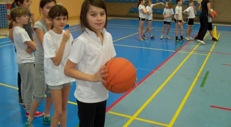 Mikołajkowy turniej dla dzieci z „dziesiątki”