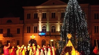 Piotrków: Rozbłysła miejska choinka
