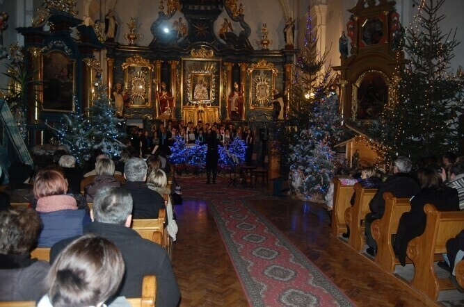 Piotrków Koncert kolęd w kościele