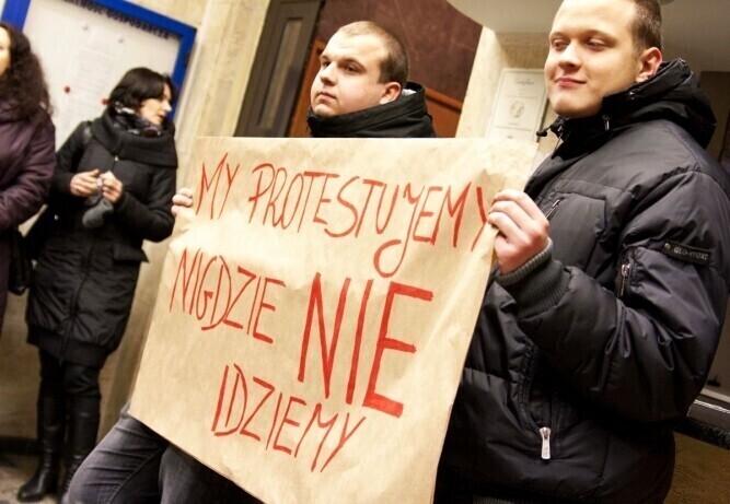 Budynku szkoły nie oddadzą IV LO protestuje