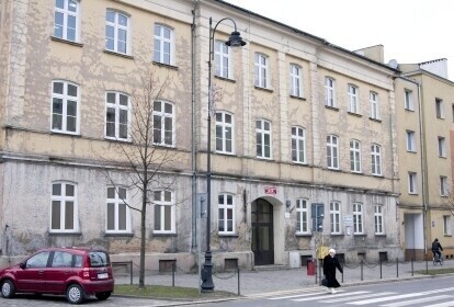 Nóż na gardle piotrkowskiej oświaty