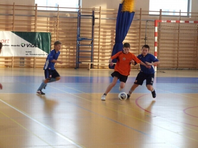 UKS Piotrcovia z pucharem Włodzimierza Motyki