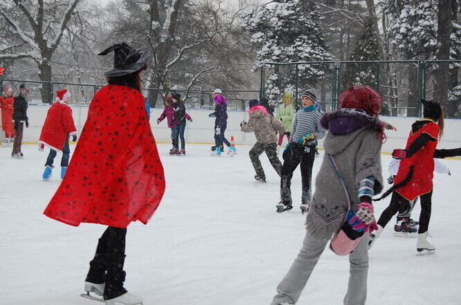 Pożegnanie zimy na piotrkowskim lodowisku