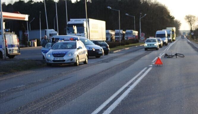 Pijany rowerzysta potrącony przez samochód