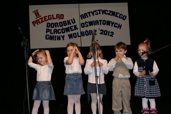 Piosenki tańce kabaret a nawet topienie marzanny