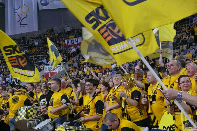 Czarne mamy serca żółta płynie w nich krew...