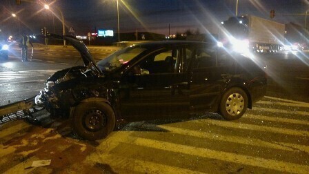 Wjechał na skrzyżowanie na czerwonym świetle