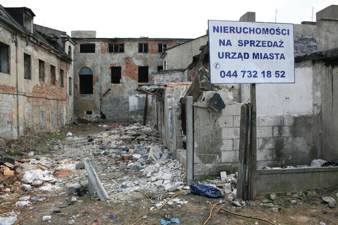 Wielkie śmietnisko na Trakcie Wielu Kultur