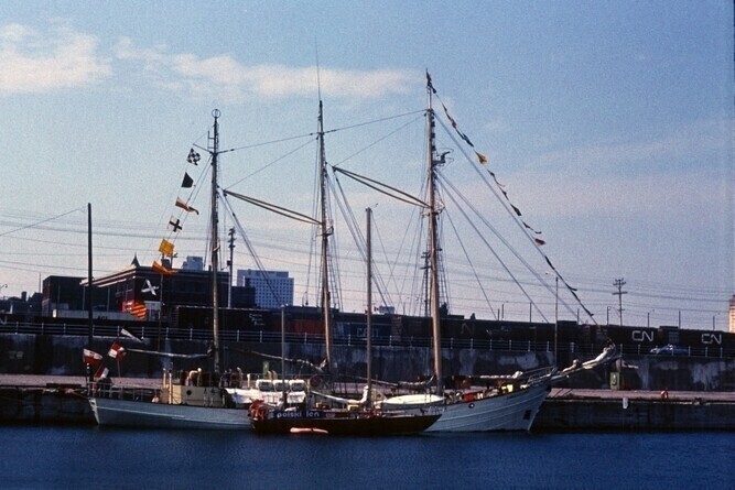 Polski Len - transatlantycki jacht piotrkowskich harcerzy fotofilm