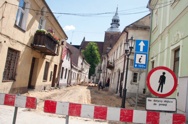 Piotrków Rozpoczął się remont ulicy Farnej