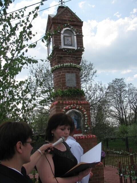 Przenieśli i odnowili kapliczkę w Studziankach