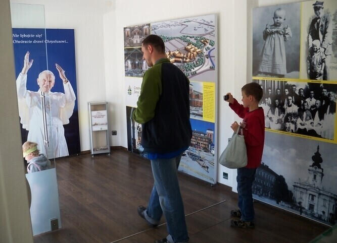 Cenne pamiątki po Janie Pawle II w Piotrkowie