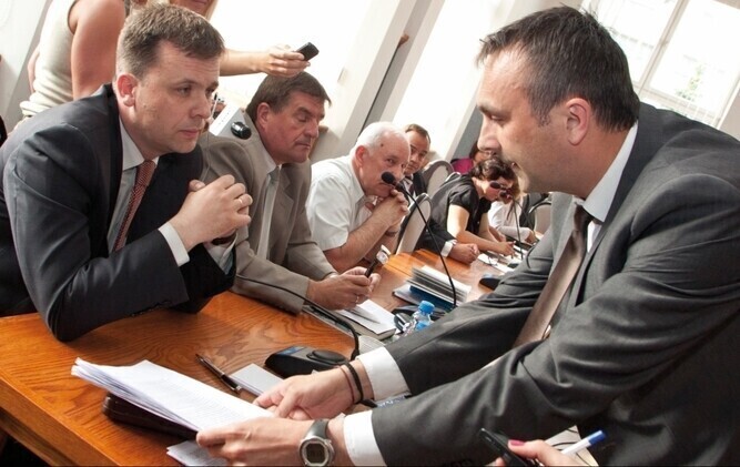 Gorąca sesja z podwyżkami cen wody w tle