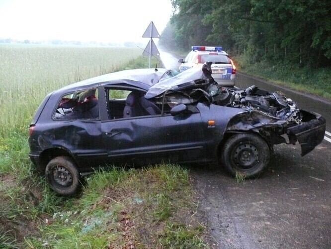 Samochód dachował. Pięć osób w szpitalu