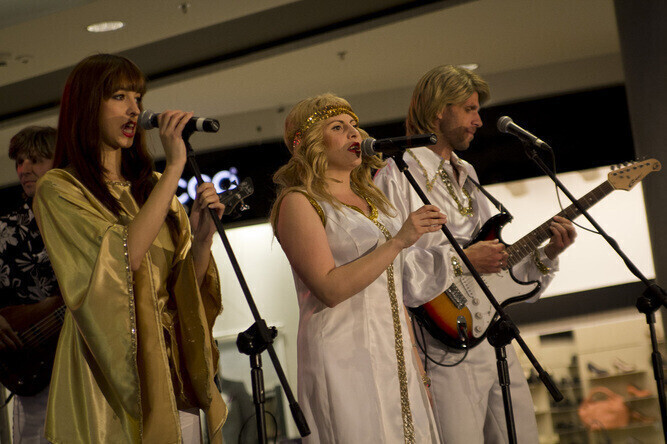 Focus Noc zakupów i największe przeboje Abby