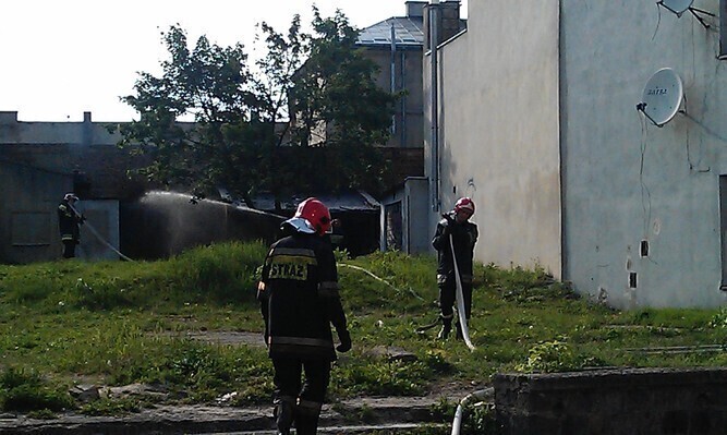 Zapaliły się komórki przy Wojska Polskiego