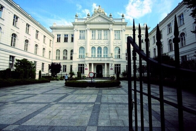 25 roku więzienia dla byłej dyrektorki