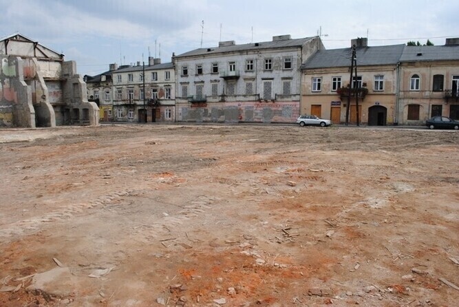 Koniec wyburzania pustostanów na Podzamczu