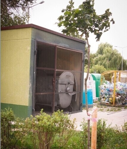 Niszczą śmietniki mieszkańcy spółdzielni płacą