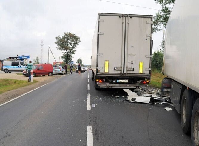 Kolizja tirów na krajowej ósemce