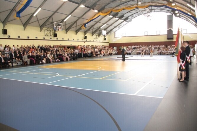 Otworzyli nową halę i rozpoczęli rok szkolny