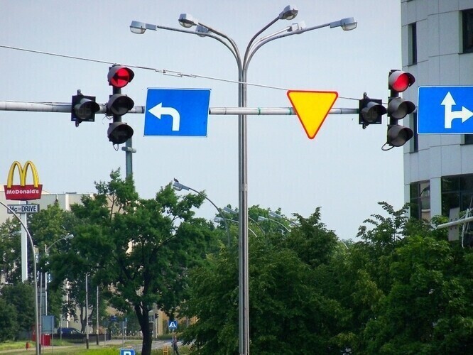 Trzy kolejne czasomierze w październiku