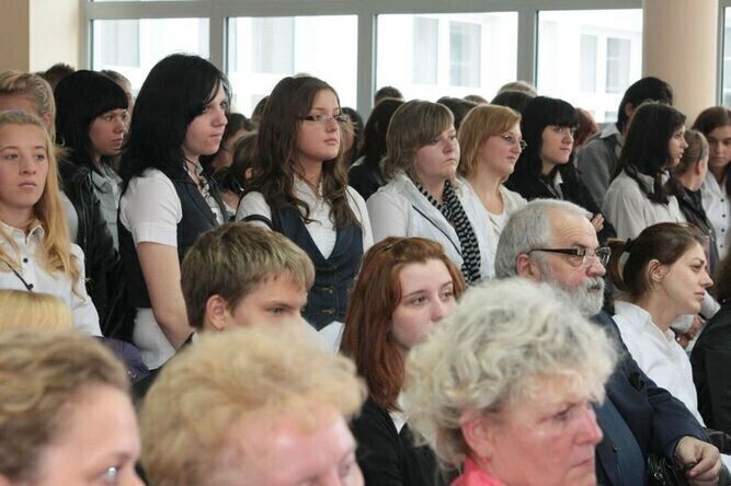 Ilu nauczycieli straciło pracę