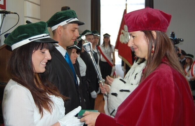 Piotrków Inauguracja roku akademickiego w WSH