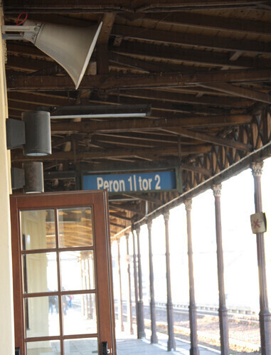 Kto przykręci głośniki na dworcu PKP