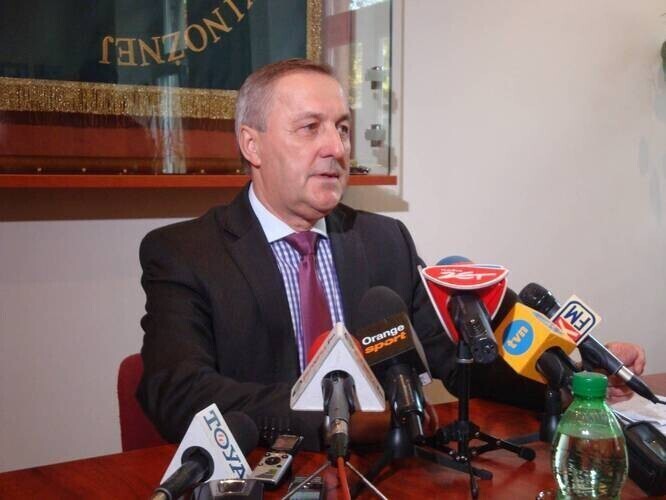 Piłka nożna Edward Potok czarnym koniem