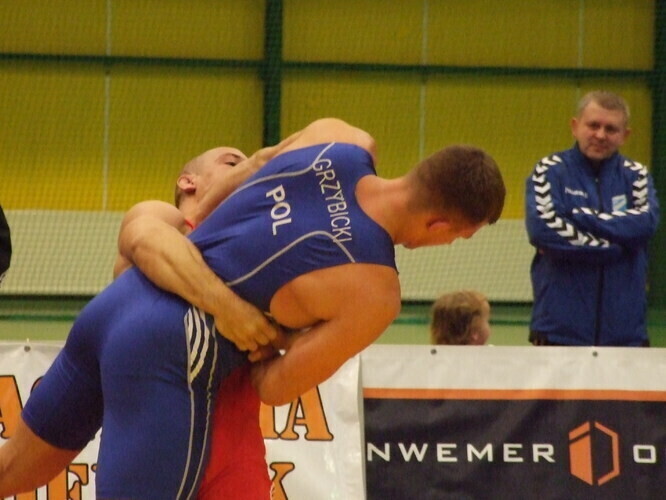 Sześć medali zapaśników AKS. Edgar Melkumov mistrzem