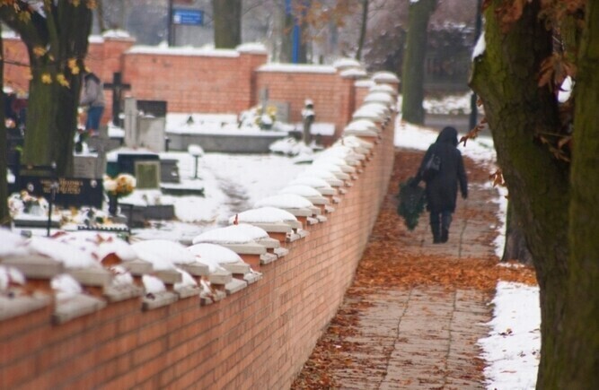 Odnawiają piotrkowski cmentarz