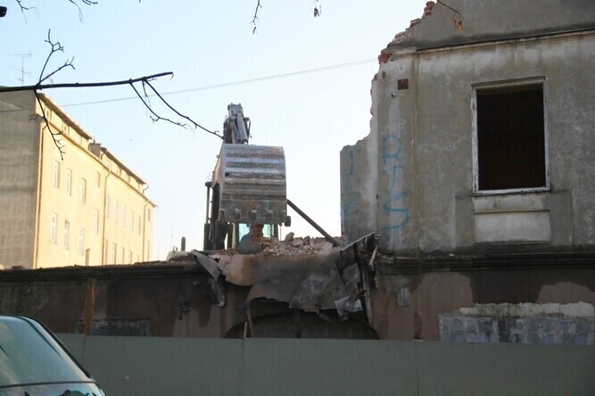 Do rozbiórki nie mogli używać ciężkiego sprzętu