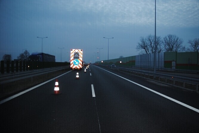 Kierowca tira uderzył w bariery. Miał 3 promile