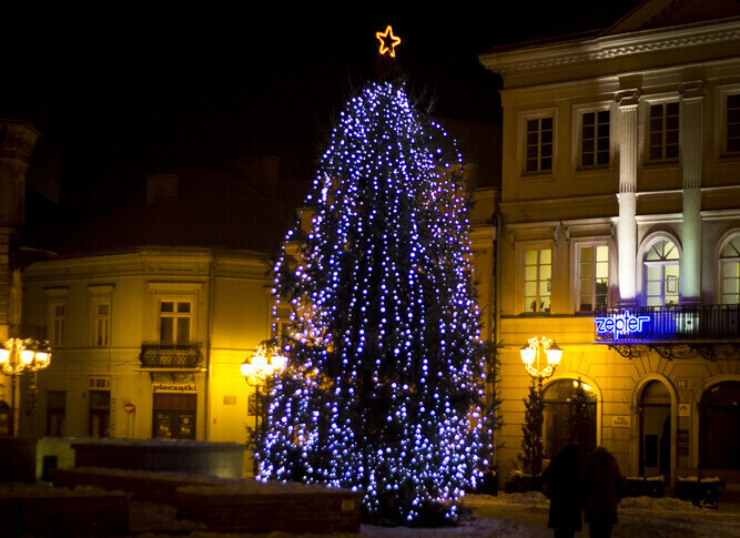 Piotrków stroi się na święta