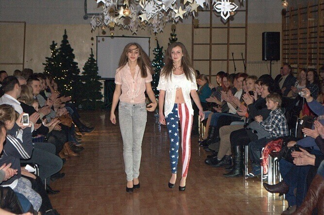 Pomogli szkole i pokazali jak modnie się ubrać