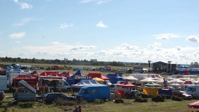 Na piotrkowskim lotnisku trwają Dożynki Wojewódzkie