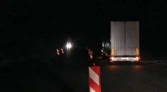 Wbiegł wprost pod koła rozpędzonego tira